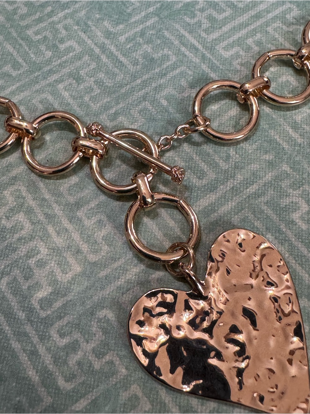 GOLD TONE HEART NECKLACE - Picture 3 of 8